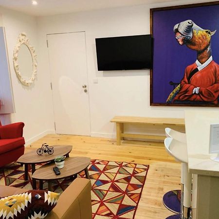 Chiado/Bairro Alto 2 Bedroom Apartment ลิสบอน ภายนอก รูปภาพ