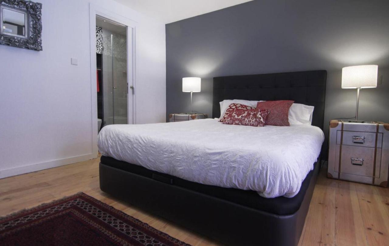 Chiado/Bairro Alto 2 Bedroom Apartment ลิสบอน ภายนอก รูปภาพ