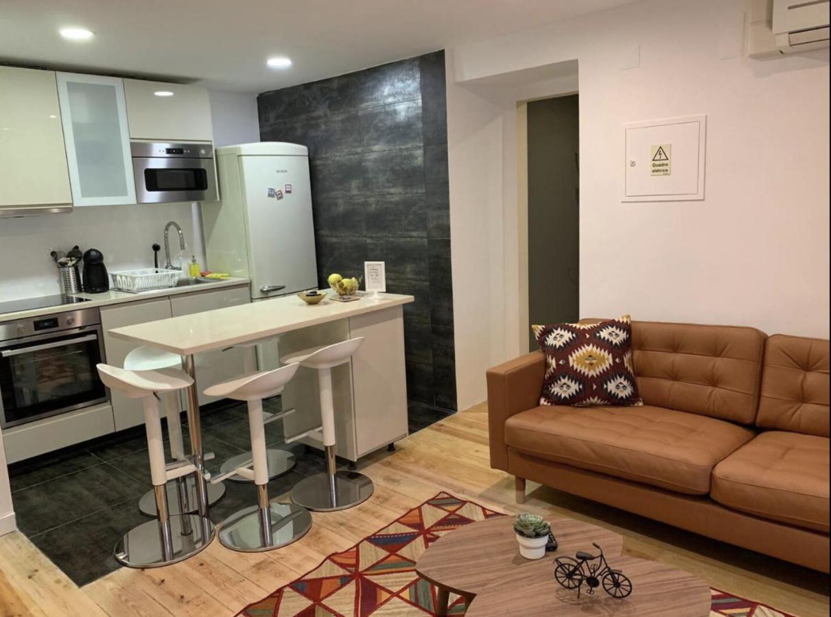 Chiado/Bairro Alto 2 Bedroom Apartment ลิสบอน ภายนอก รูปภาพ